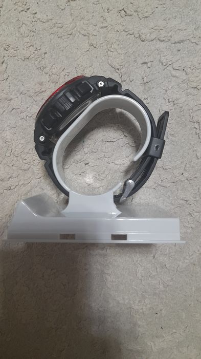 Стильные часы mingrui.