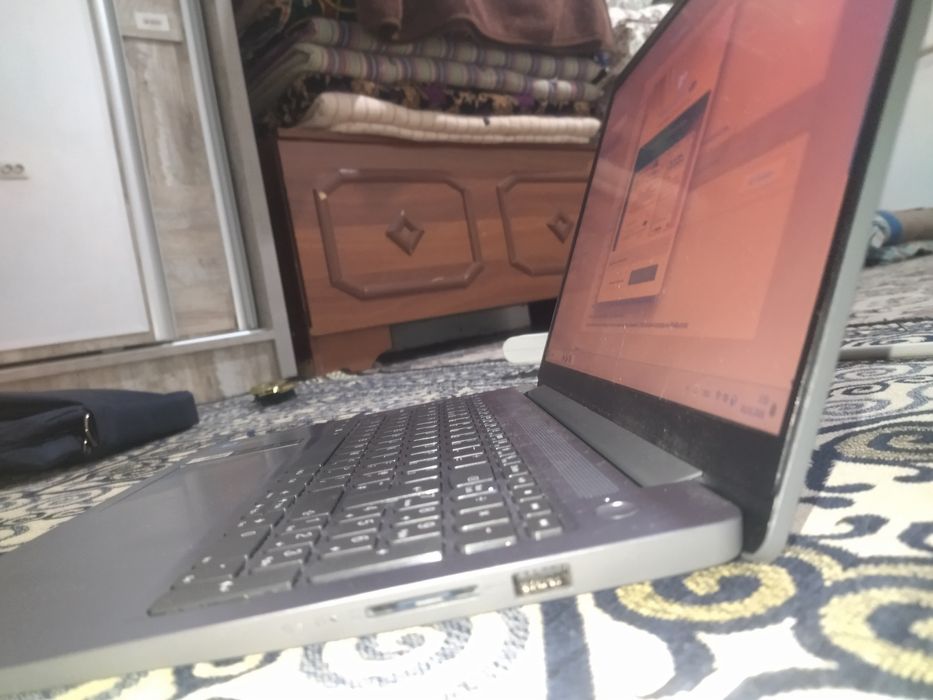 Ноутбук сатылады