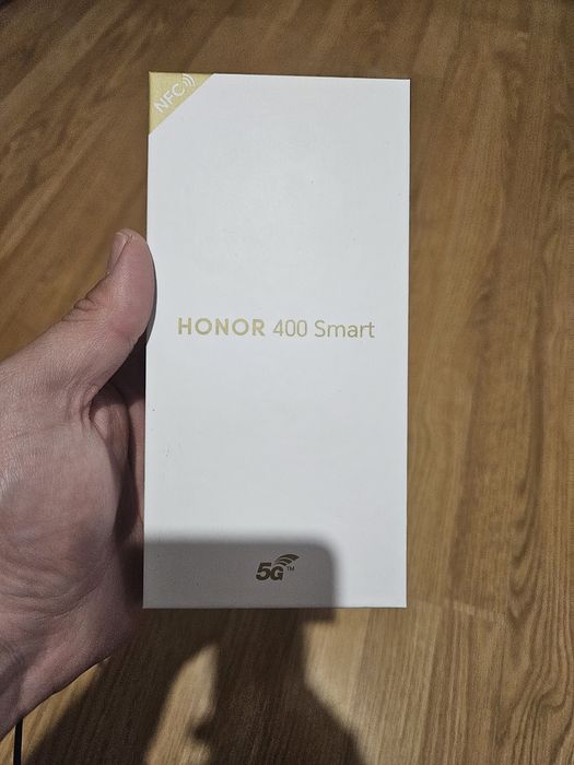 Телефон Honor чисто нов