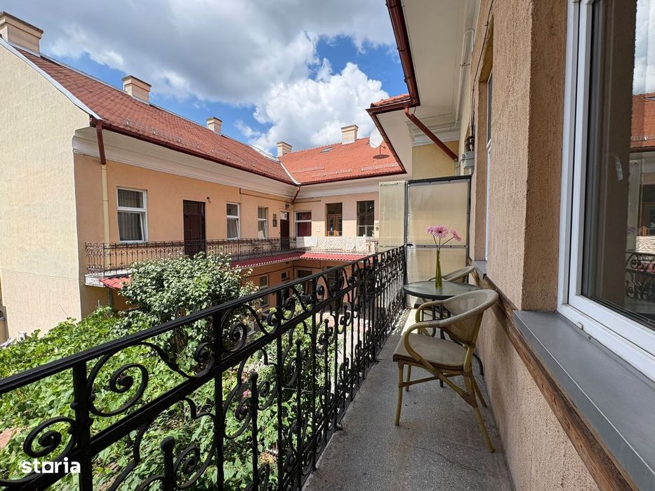 Apartament ULTRACENTRAL 3 camere | 2 dormitoare | 2 bai | balcon + cur