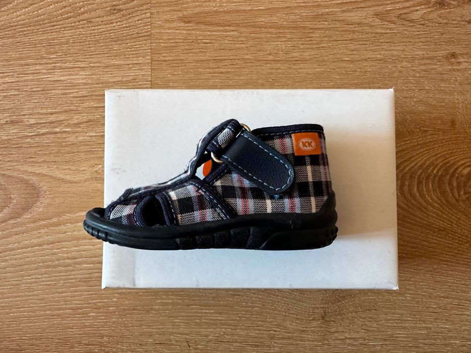 Детски пантофи Колев и Колев