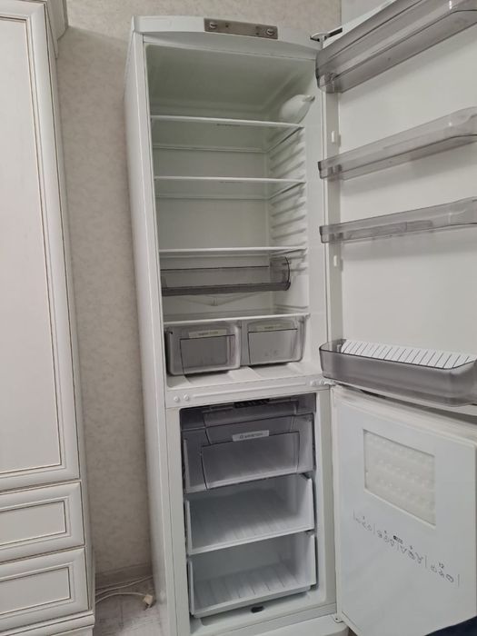 Продам холодильник