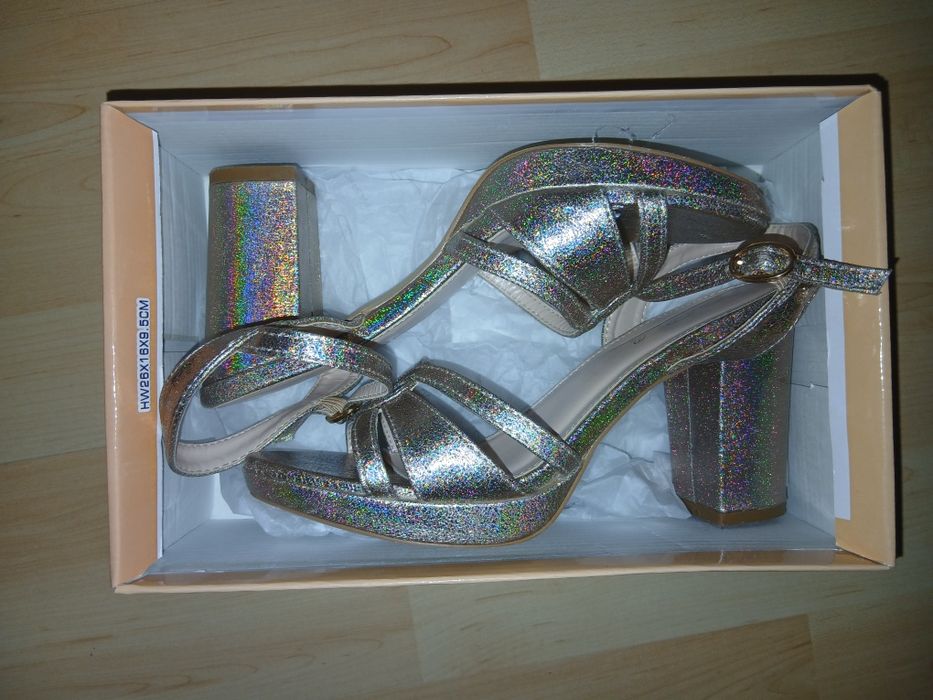 Дамски Златисти токчета