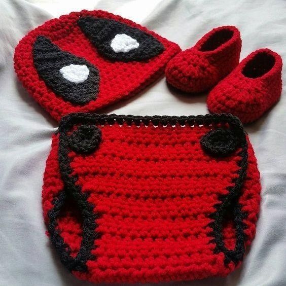 Set strumfii croșetat spiderman iepuras