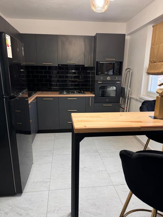Apartament  de lux 2 camere  77 mp zona centrala - Mai multe