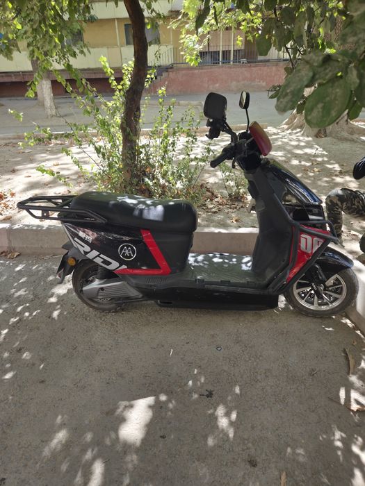 Продам электро скутер новый AIMA