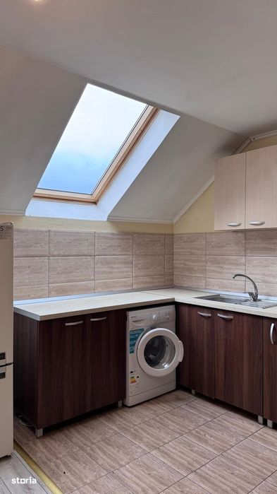 Apartament 3 cam de închiriat, cart. Rogerius