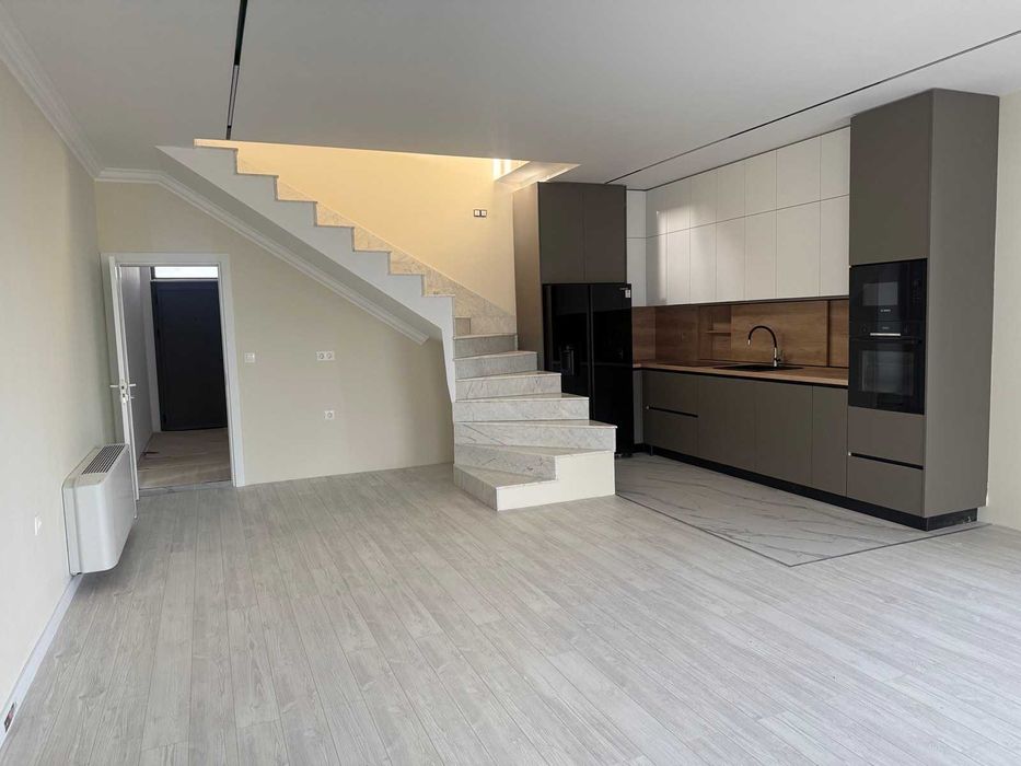 Продава се Къща в с. Радиново, Област Пловдив - 360 кв.м за 566 €/кв.м - Снимка #2