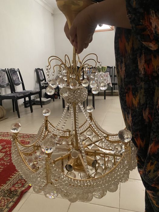 Продаю люстру в хорошем состоянии