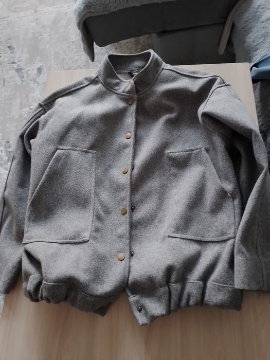 Продаю укороченное пальто из драпа