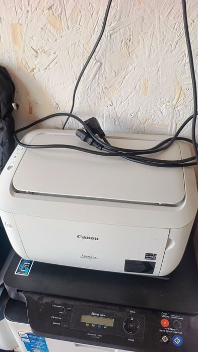 Принтеры и МФУ можно через  Каспи Ред