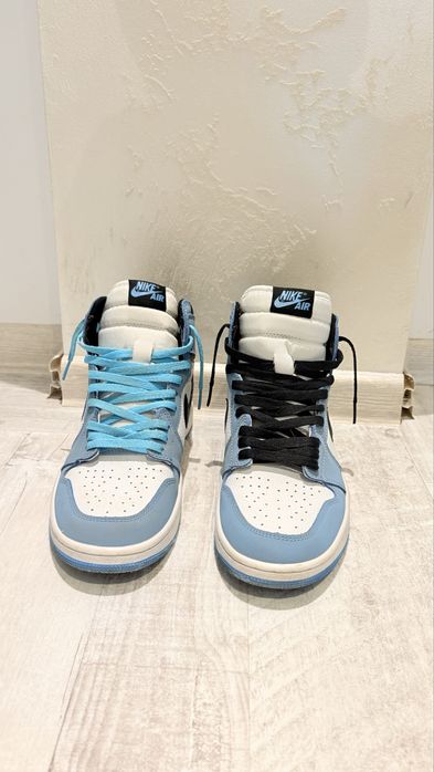 Nike Air Jordan 1 University Blue