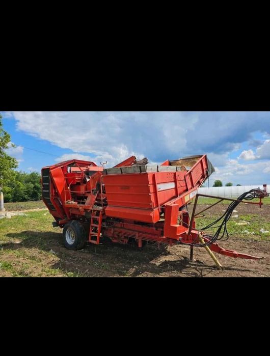 Combina  recoltat cartofi Grimme Hl 750