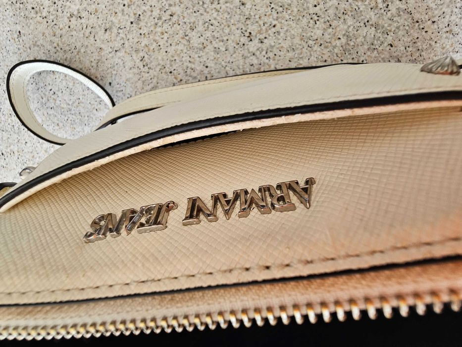 Бяла дамска чанта Armani Jeans. Оригинална.