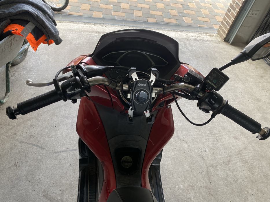 Scuter 125 motor conditie super o dau la vanzare ca nu o mai folosesc