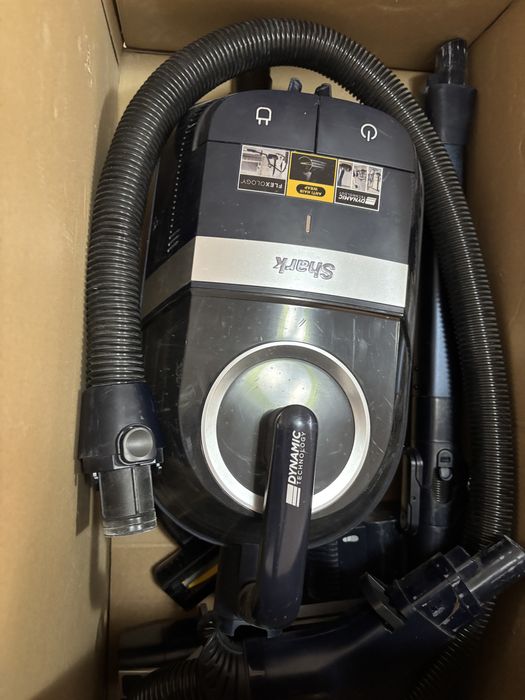 Vând aspirator Shark