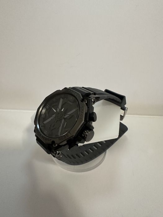 Часовник G Shock
