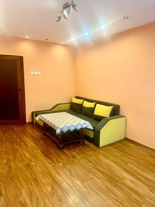 Дава се под наем Двустаен апартамент в Сливен, Колю Фичето - 55 кв.м за 204 € - Снимка #1