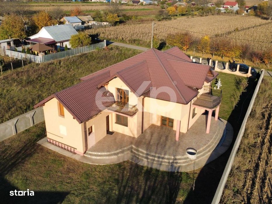Casa / Vila de vanzare cu 5 camere – Cartierul Nou, Sascut