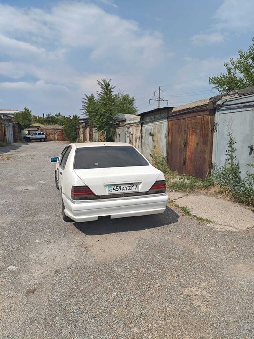 продам автомобиль Mercedes S-300TD