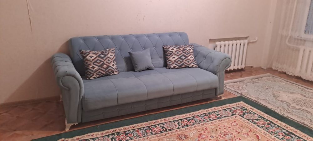 Продается диван гостиную