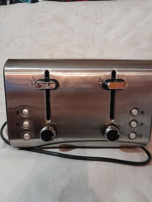 Тостер за 4 филии