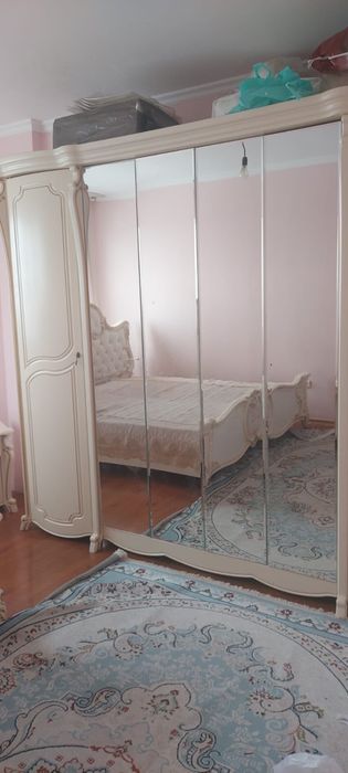 сервант для гостиной,спальный гарнитур