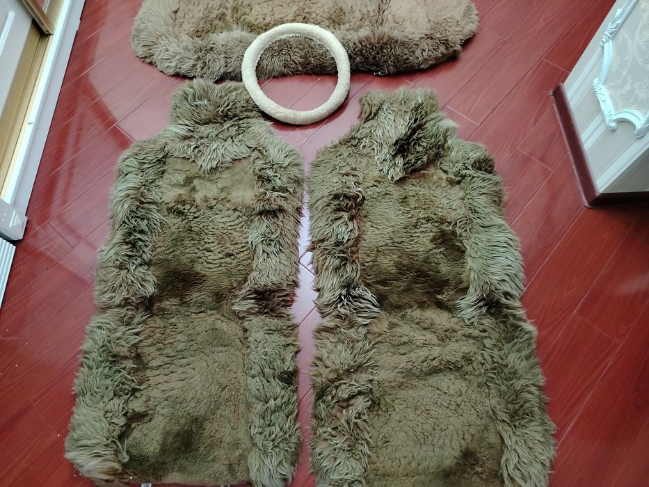 Продам меховой чехол для машины
