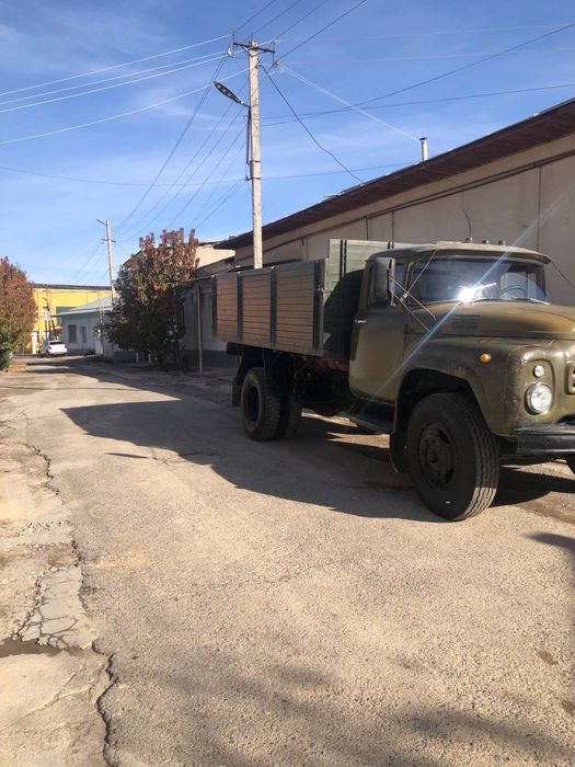 Zil 138A bortli yuk mashinasi