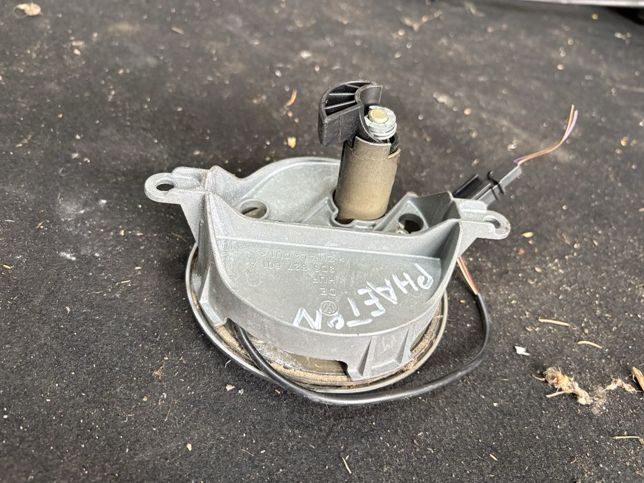 Vw phaeton 2005 година Емблема заден капак багажник