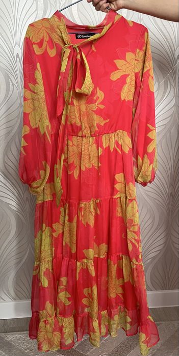 Женские платья.