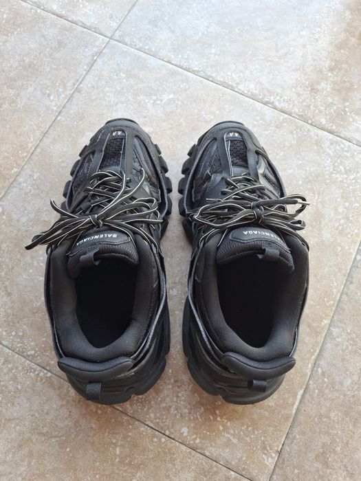 Balenciaga track