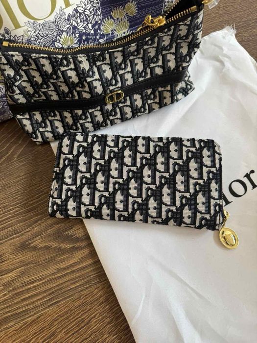 Комплект дамска чанта и протмоне Dior