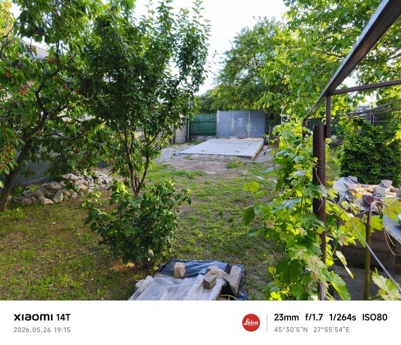 Teren de vânzare 1000  m², intravilan ,la stradă asfaltată cu căsuță de vacanță, în Mihail Kogălniceanu , com. Smârdan