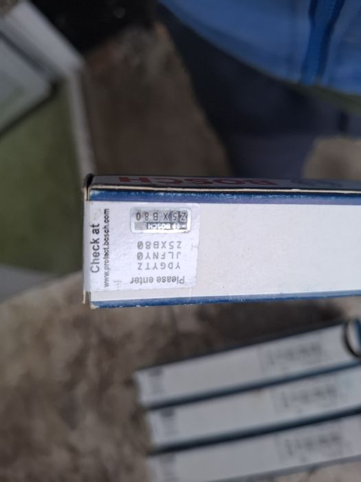 Vand 4 buji Bosch noi nefolosite pt ford.