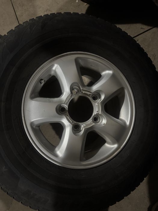 Шины с дисками на Ленд крузер 100