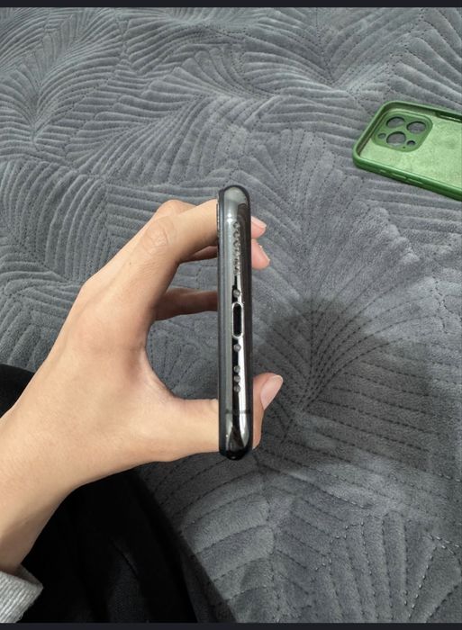 Продам iPhone xs