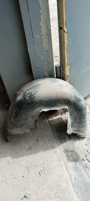 Подкрыльник Ауди 100 С-4 А-6