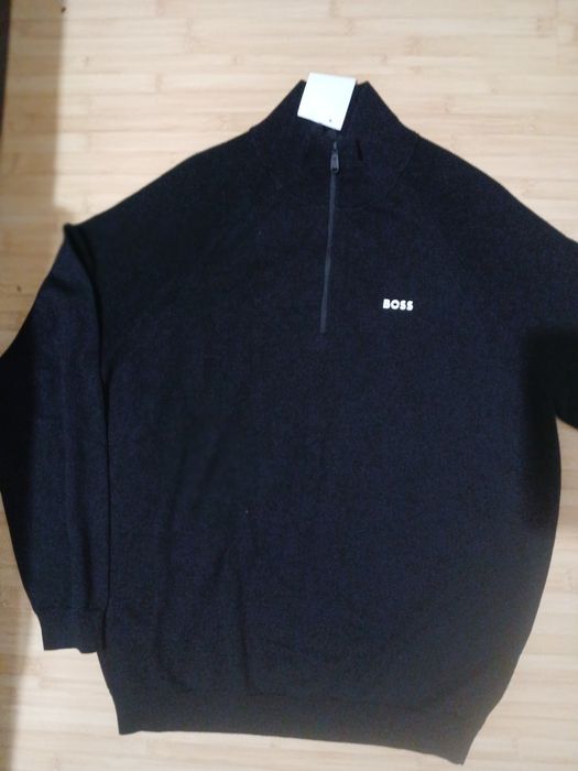 Pulover boss nr xl.nou originals