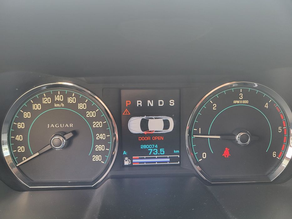 Vand Jaguar Xf 2012