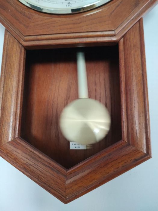 Ceas de perete seiko din lemn