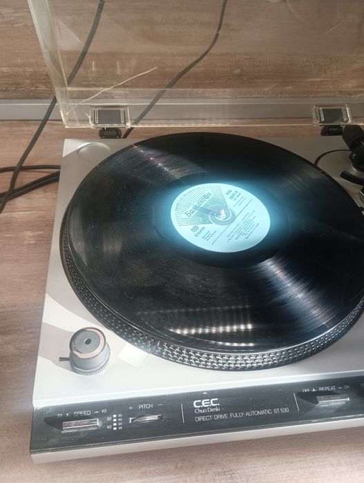 Грамофон c.e.c.st 530