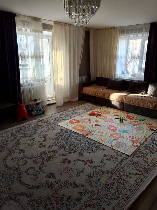 4 бөлмелі пәтер сатылады оте жақсы район