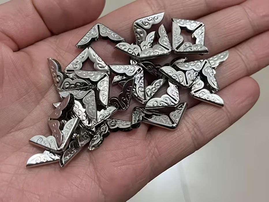 Уголки для блокнотов, альбомов, меню