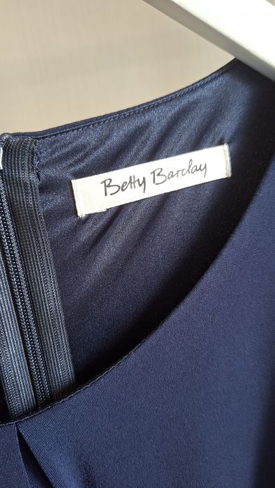 Премиальное платье от Betty Barclay