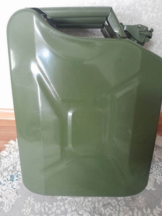 Канистра для бензина