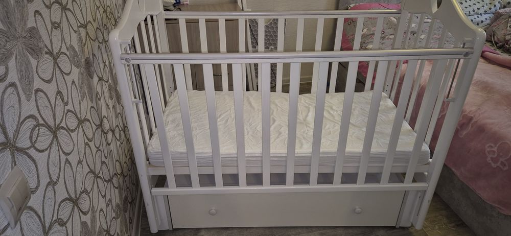 Детская кроватка
