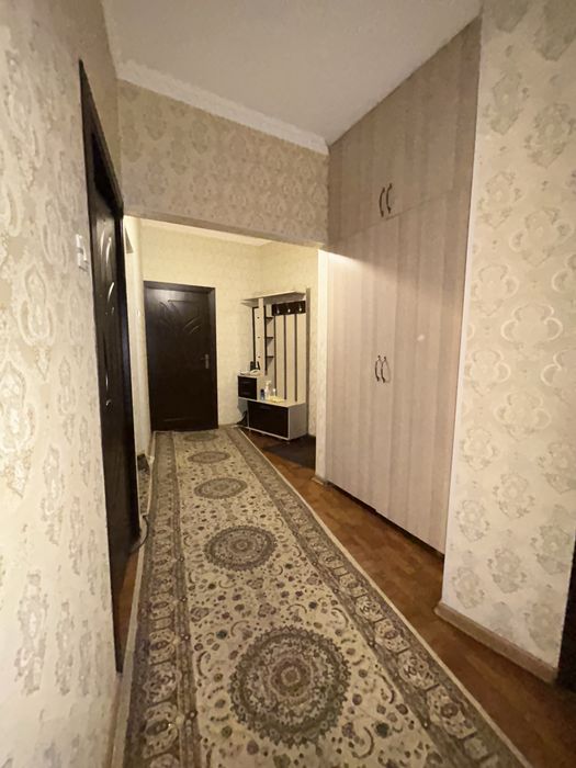 СРОЧНО продоется 4 комнатная квартира в массив Чорсу + гараж