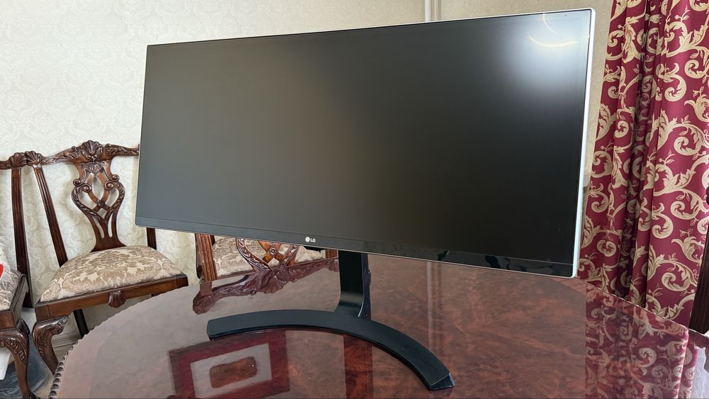 Монитор компании LG