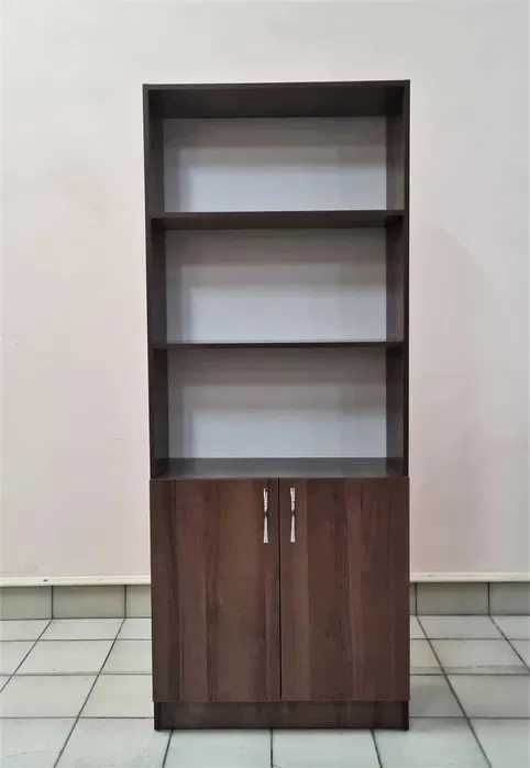 Книжный шкаф из качественных материалов